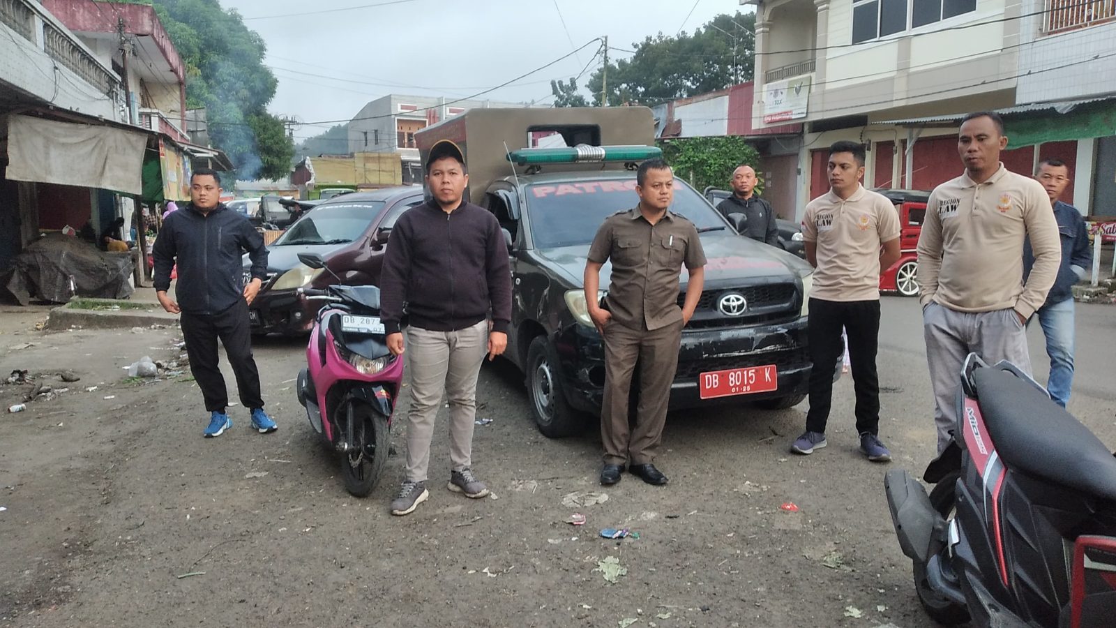 Patroli Dan Pangawasan Subuh Satpol PP Kotamobagu di Kawasan Pasar 23 Maret