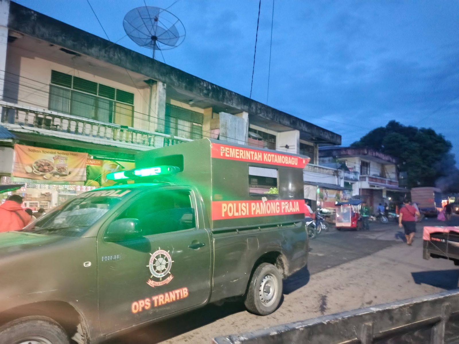 SATPOL PP KOTAMOBAGU MELAKUKAN PATROLI DAN PENGAWASAN