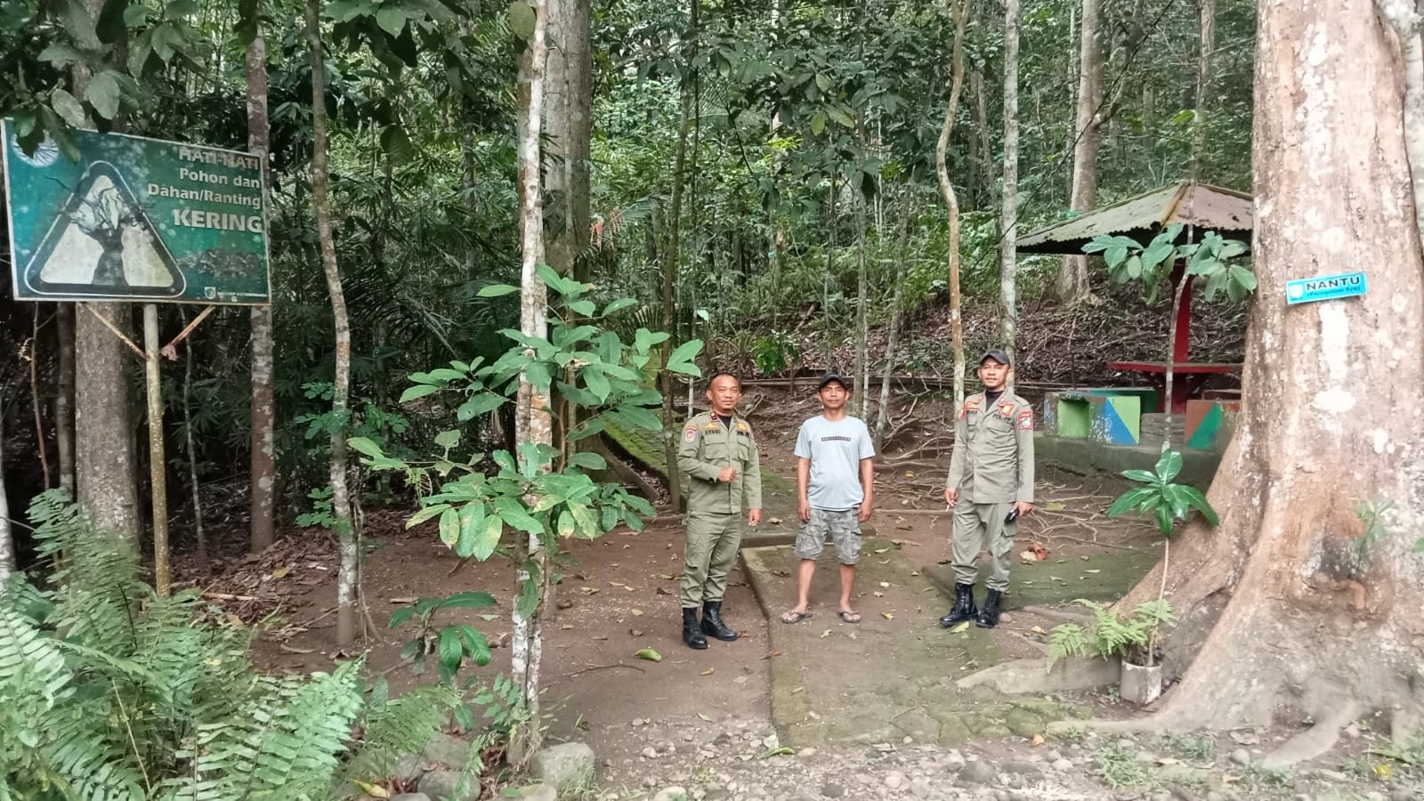 GIAT TRANTIBUM MELAKUKAN PATWAS DI HUTAN KOTA KOTAMOBAGU