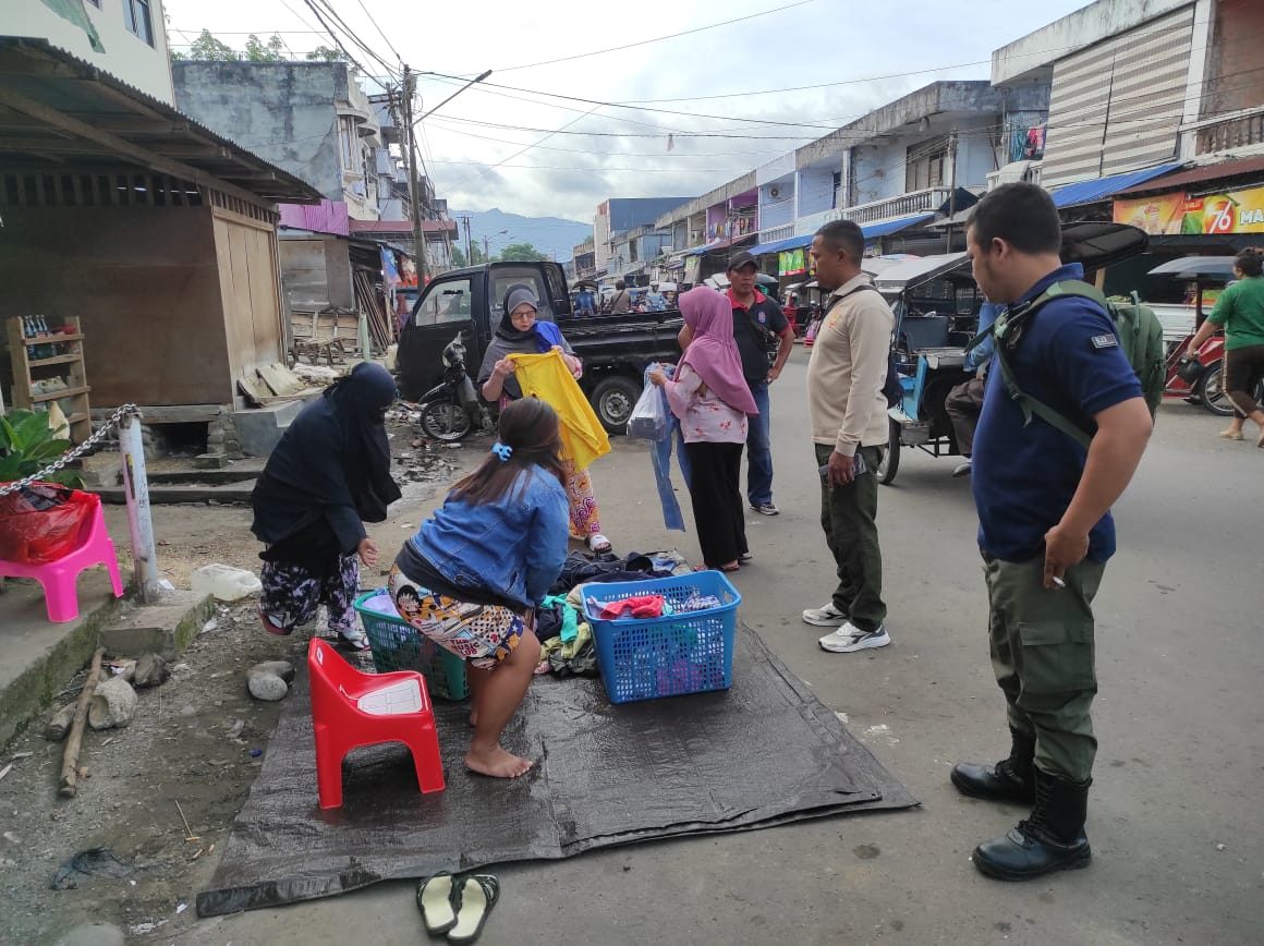 SATPOL-PP  KOTA KOTAMOBAGU PATROLI PENGAWASAN AREA PASAR 23 MARET