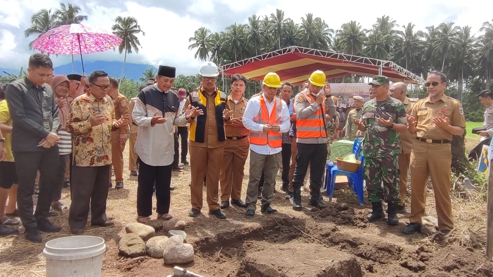 PENGAMANAN DAN PENGAWALAN KEGIATAN PELETAKAN BATU PERTAMA PEMBANGUNAN GEDUNG UNIVERSITAS DUMOGA KOTAMOBAGU