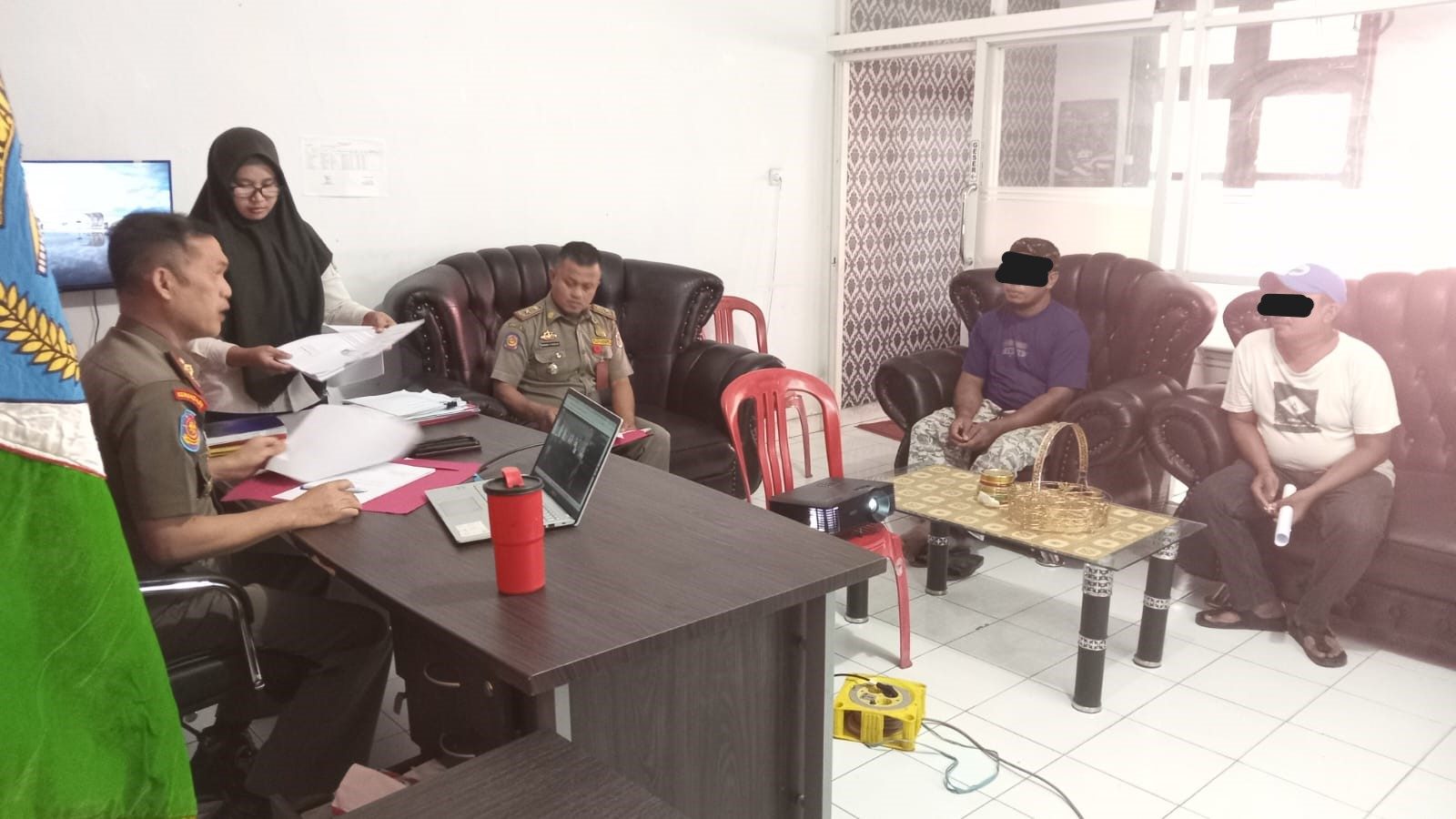 TEGAKKAN PERDA NO 9 TAHUN 2016 TENTANG KETERTIBAN UMUM DAN KETENTRAMAN MASYARAKAT : KASAT POL PP BINA PARA PEDAGANG