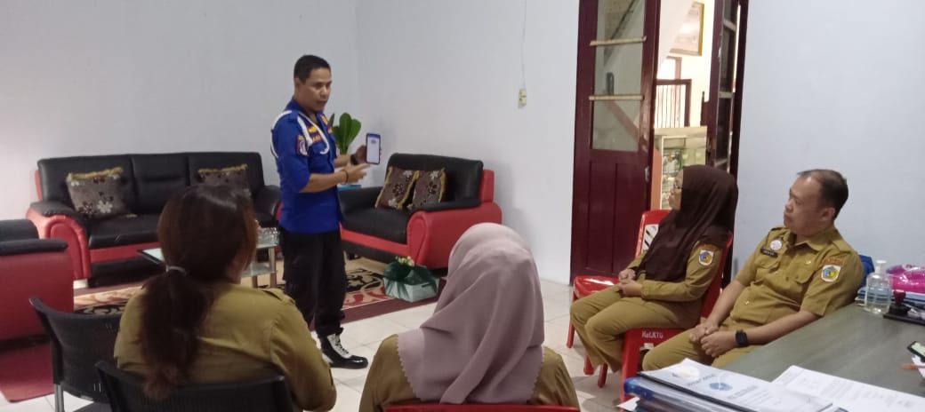 SOSIALISASI APLIKASI PENGADUAN ONLINE LAPORAN KEBAKARAN DI KELURAHAN KOTAMOBAGU