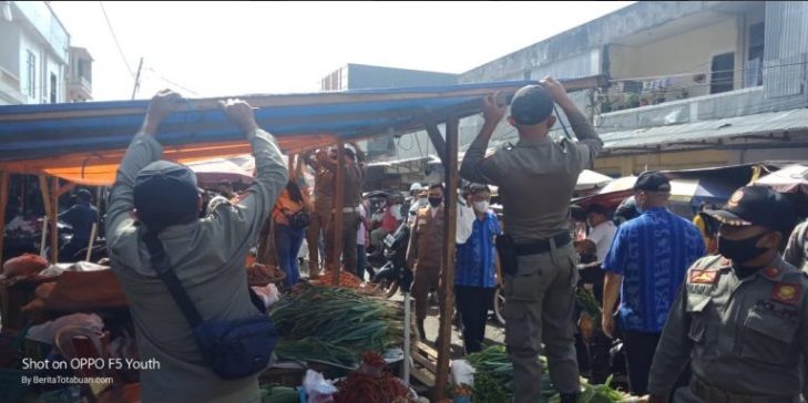Satpol PP Kotamobagu Tertibkan Pedagang Pasar