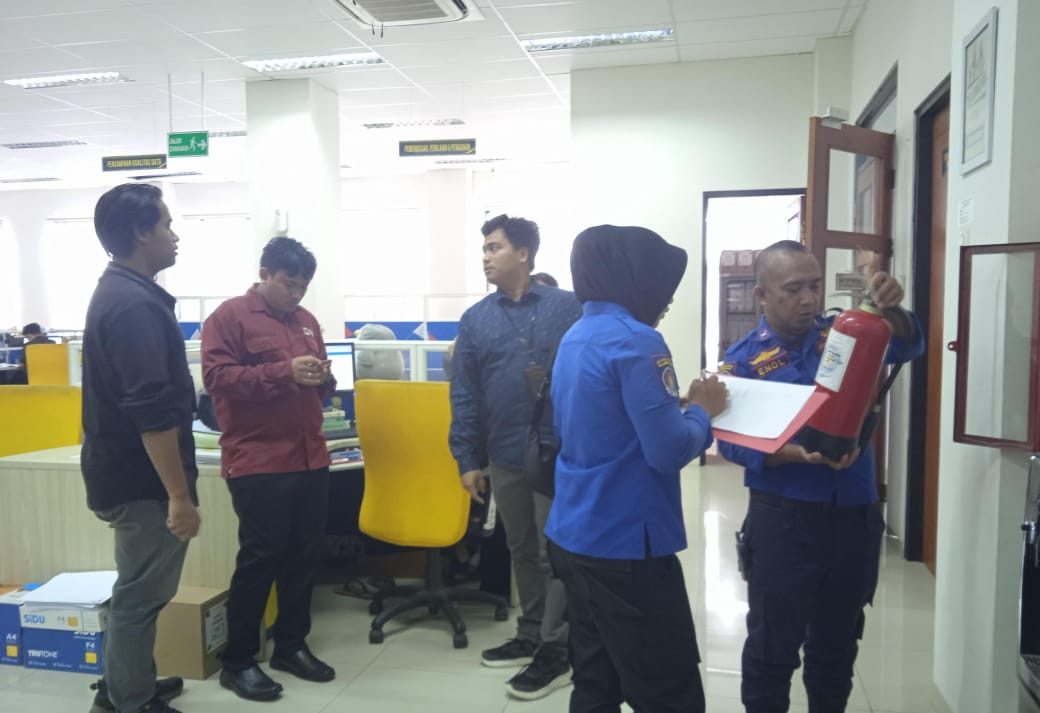 INSPEKSI SARANA PROTEKSI KEBAKARAN DAN PENYELAMATAN GEDUNG DAN LINGKUNGAN